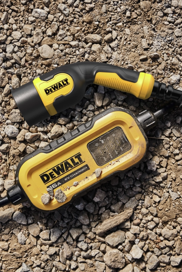Ladegerät für Elektrofahrzeuge 10A Schutzkontakt/Typ 2 7,5m DeWalt